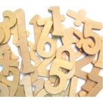 Numeri e simboli in legno